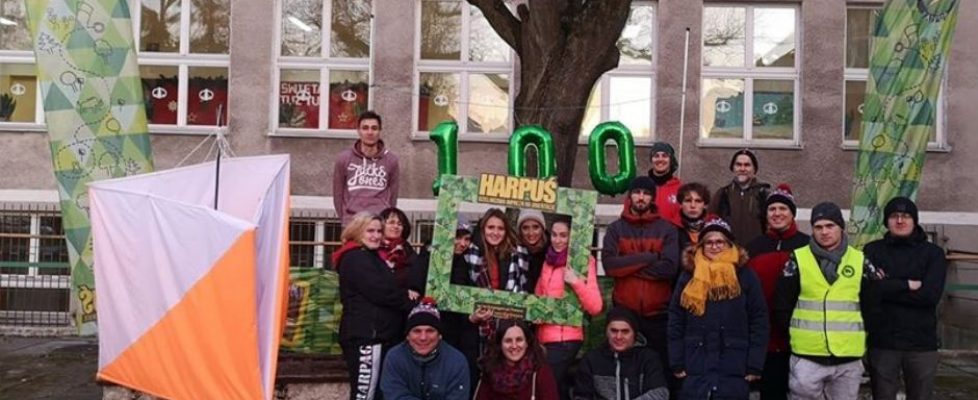 100
